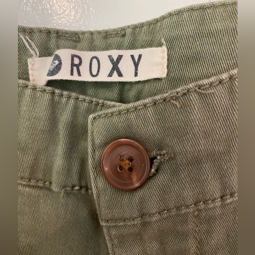 Roxy Low Rise Short - Size 3 - Picture 7 of 8